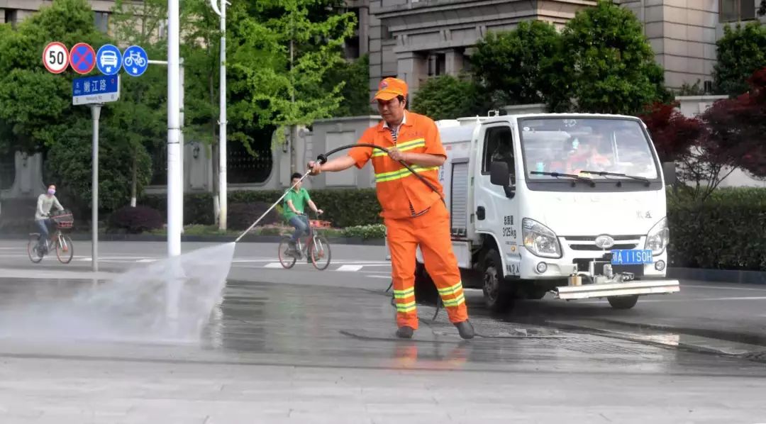 麻将胡了模拟器在线试玩精致环卫 刷靓江汉颜值高